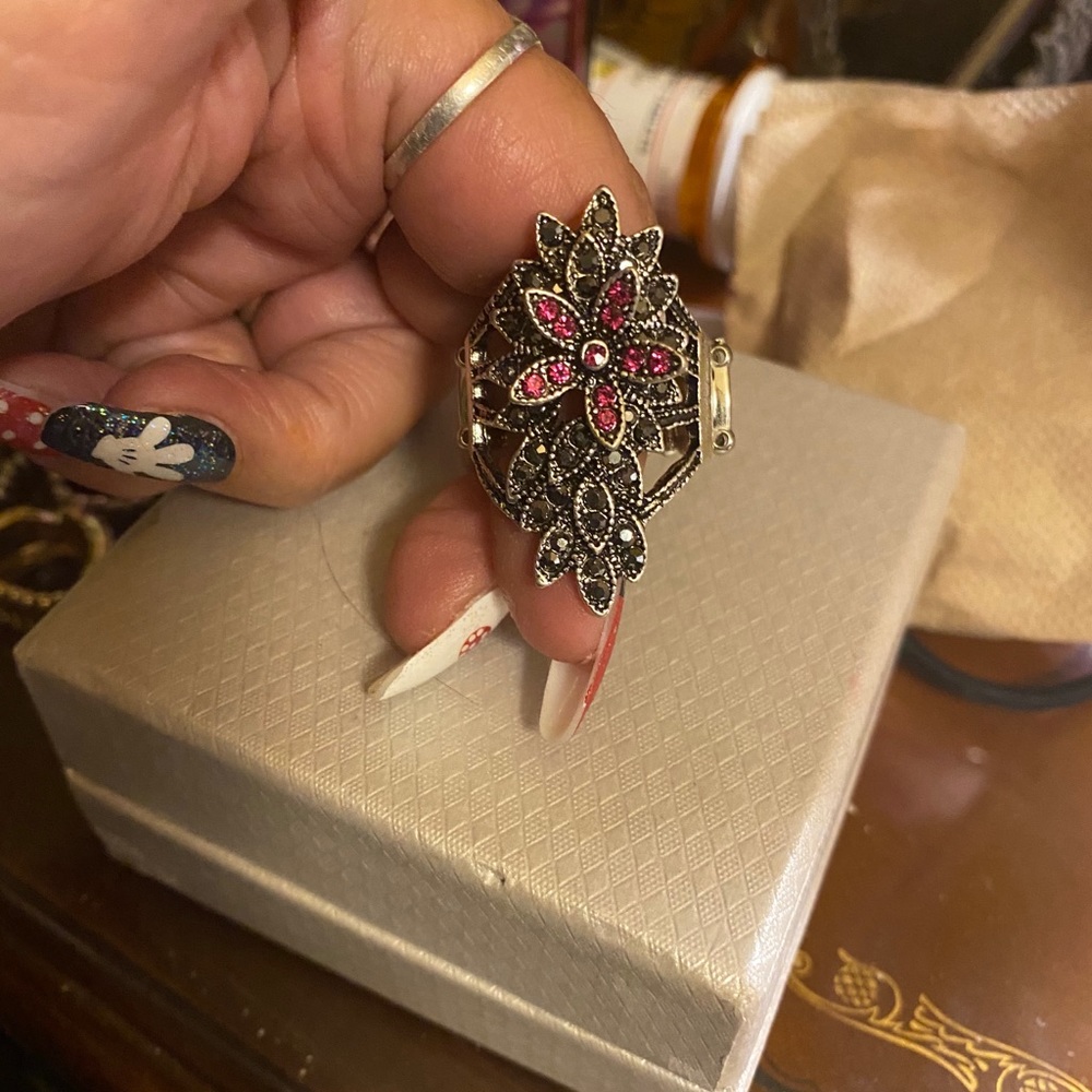 Beautiful pink flower paparazzi ring